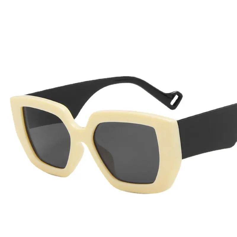 STYLISH SUNGLASSES - Peeperly