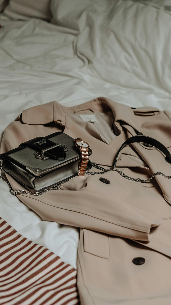 5 Ultimate Accessories for the Modern Woman’s Wardrobe