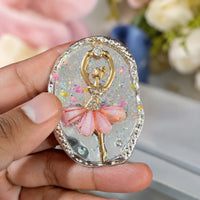 Graceful Pirouette Phone Gripper