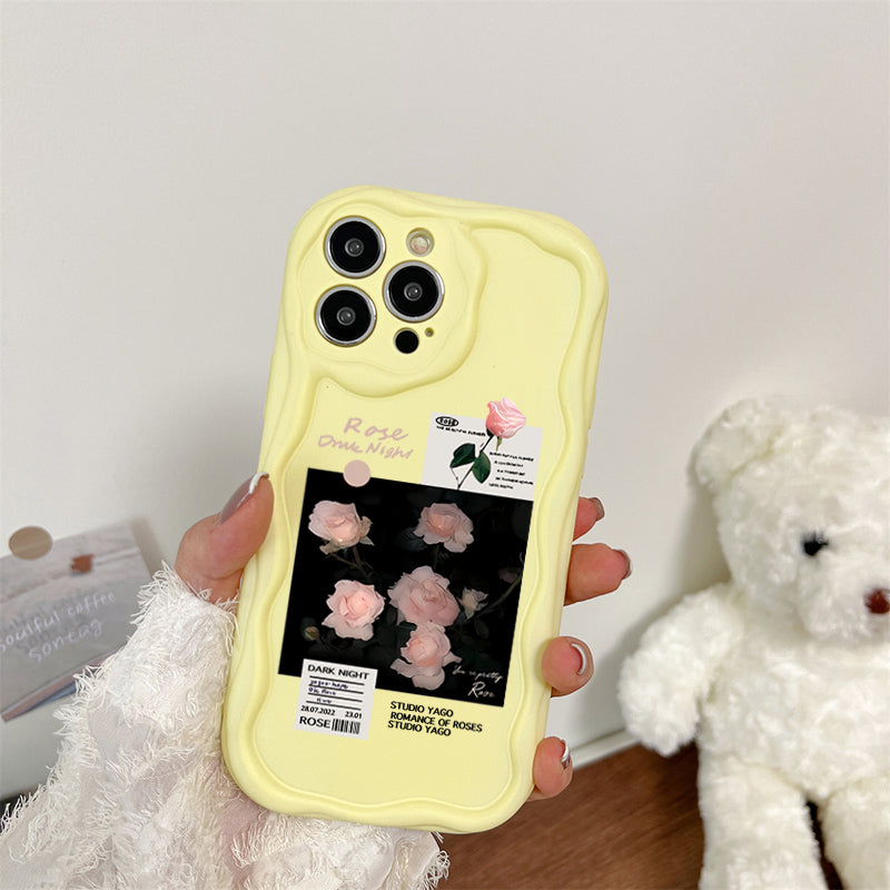 Curly Wave Edge Flower Print Case - iPhone