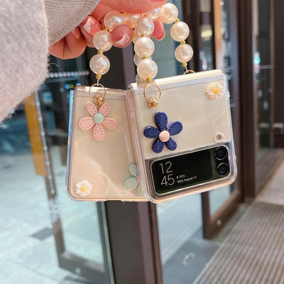 Galaxy Z Flip4 Flower Pattern Case with Pearl Bracelet